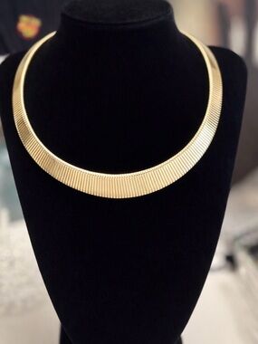 Vintage Monet Gold Ribbed Double Latch Collar Necklace